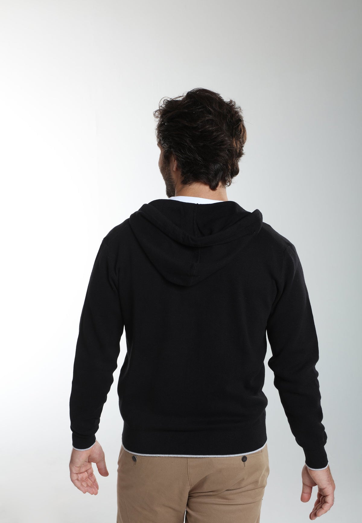 Gilet zippé à capuche Michel en coton Milano noir – Gentleman Farmer, vue 4