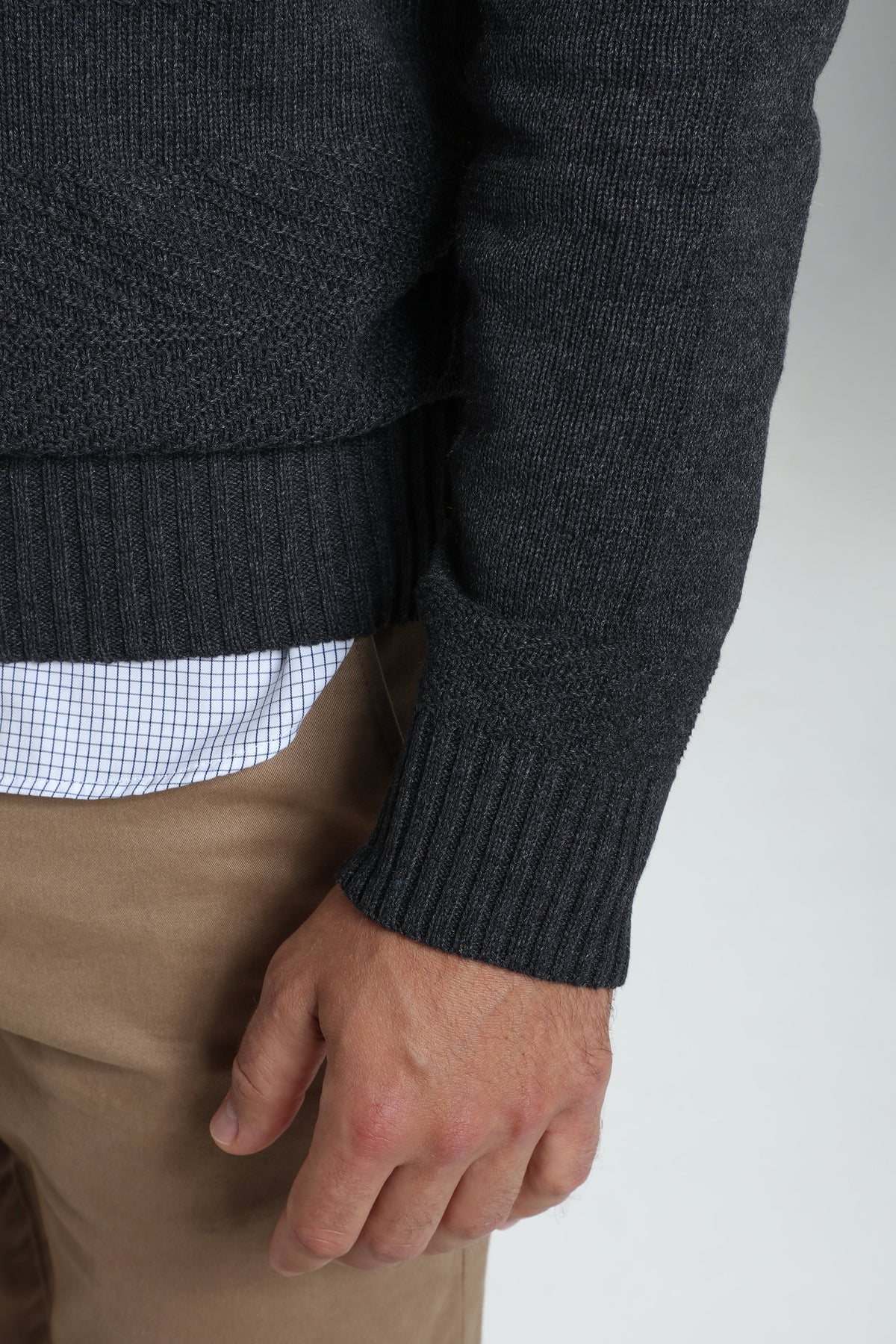 Pull col rond Luka en coton jacquard anthracite – Gentleman Farmer, vue 8