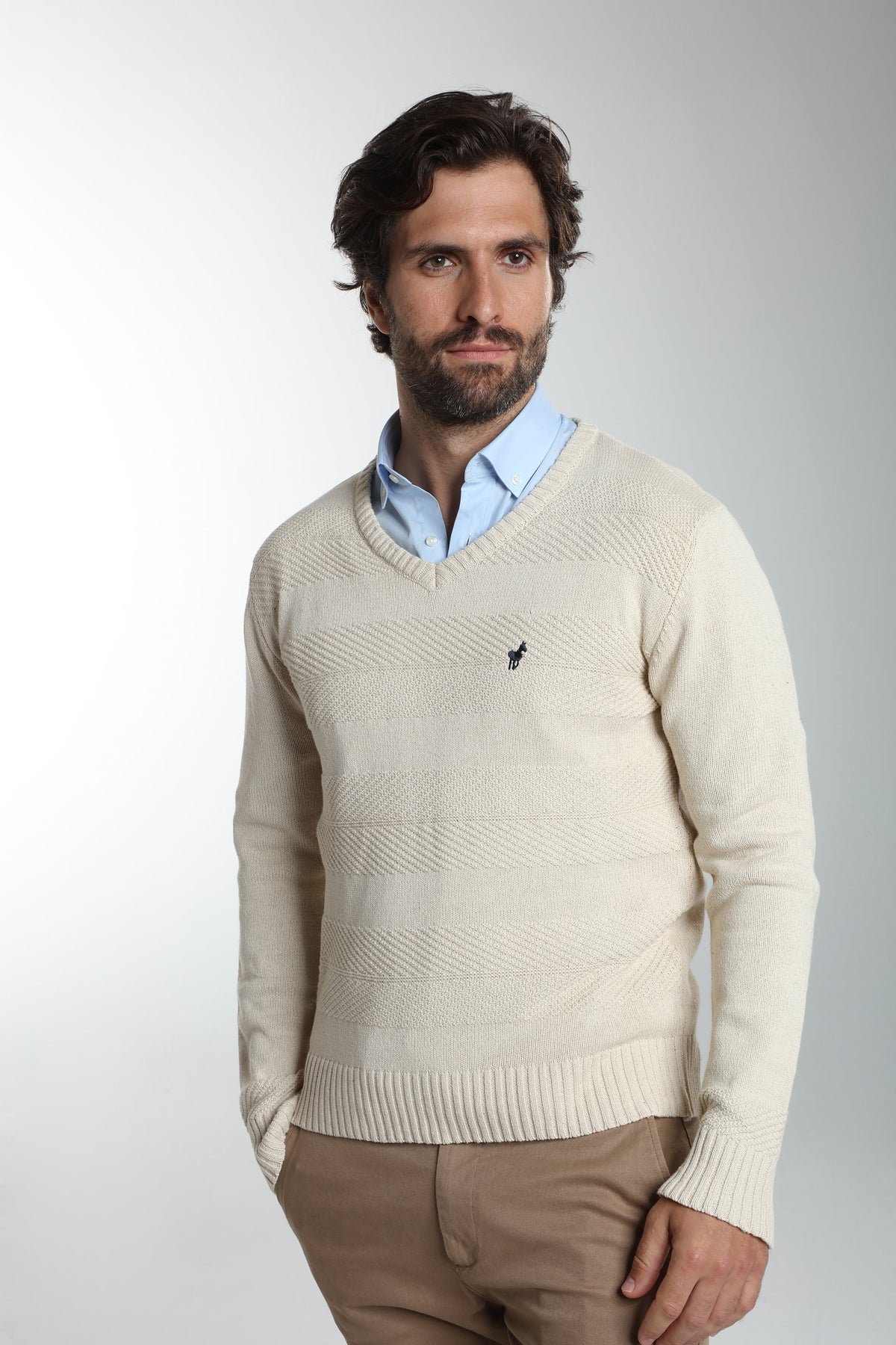 Pull col V Lucky en coton jacquard écru – Gentleman Farmer, vue 2