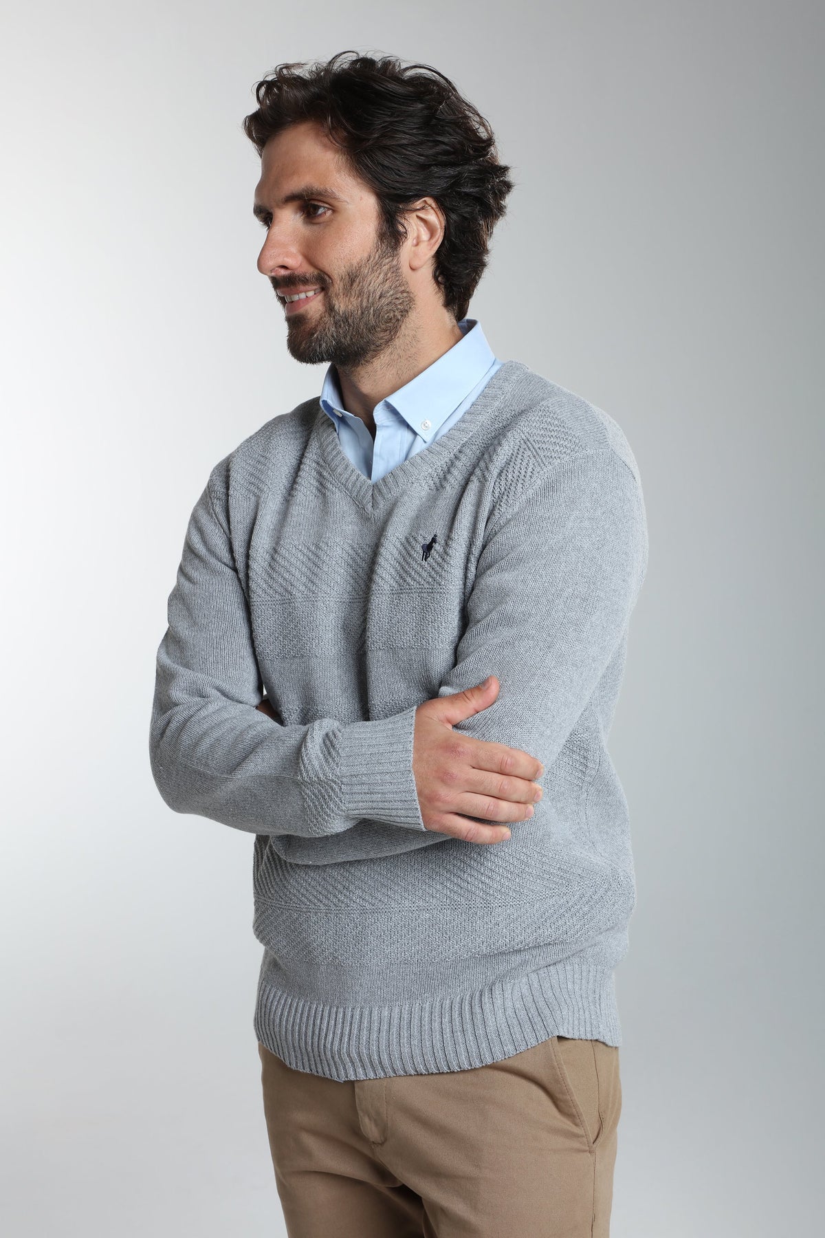 Pull col V Lucky en coton jacquard gris – Gentleman Farmer, vue 2
